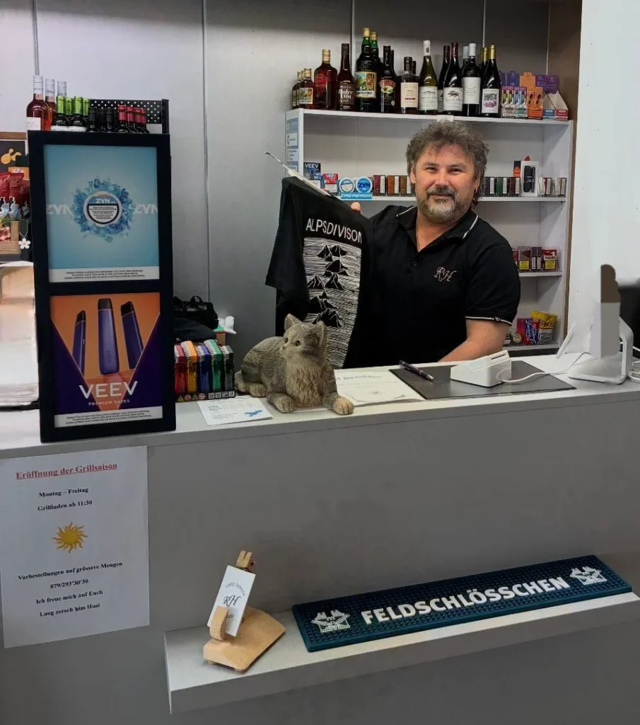 René Huser im Laden Lueg zersch bim Husi Bad Zurzach